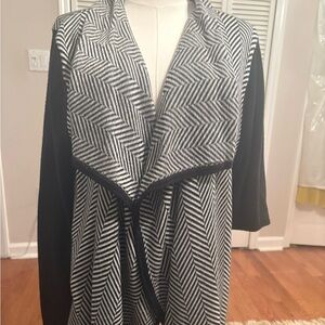 Black and White Chevron Sweater XL